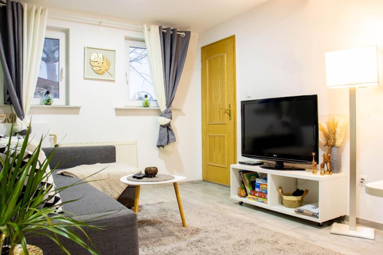 Kleine gemütliche Einliegerwohnung mit Garten und Pool Nordstemmen Exterior foto